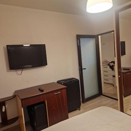 2 Bedrooms Apartment. Galaţi Buitenkant foto