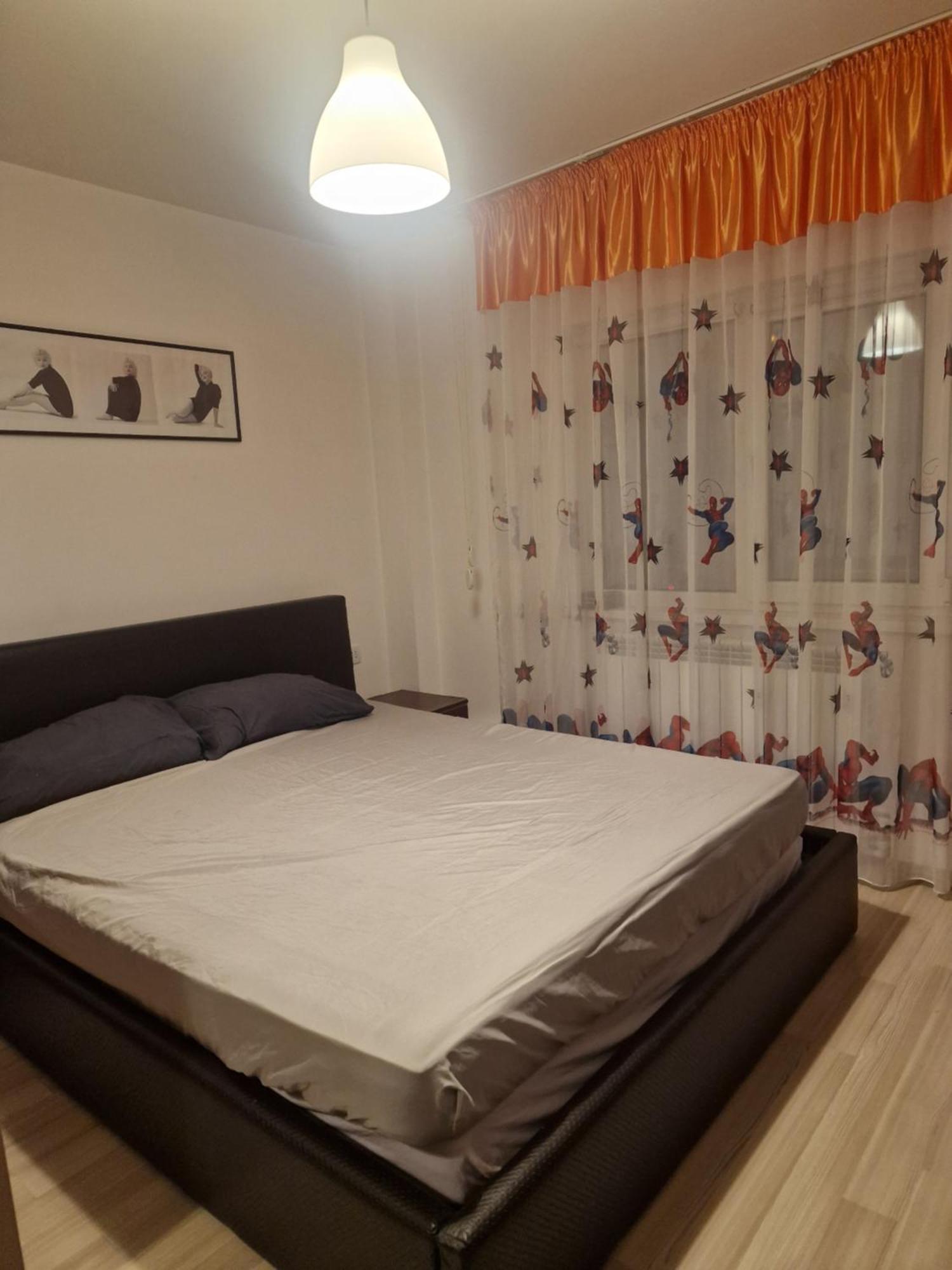 2 Bedrooms Apartment. Galaţi Buitenkant foto